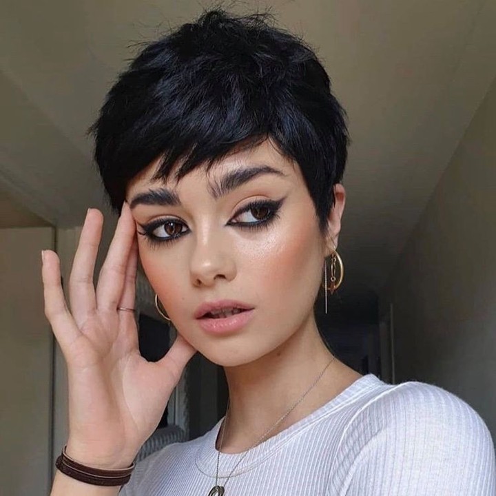 Pixie corto sbarazzino - Instagram: @cate.collins
