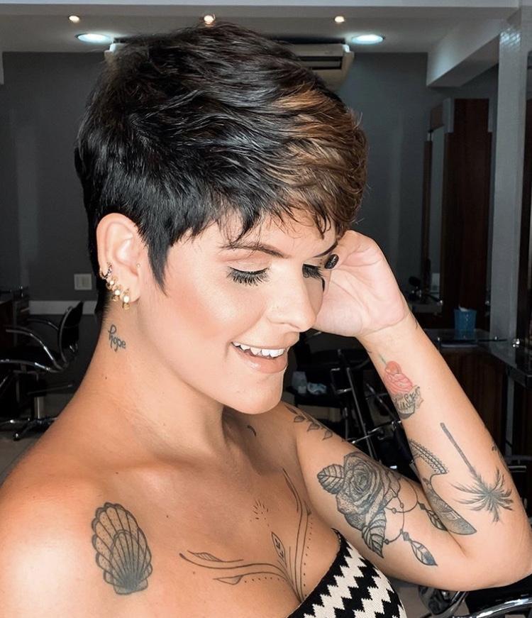 Pixie corto scuro - Instagram: @doyoulovehair