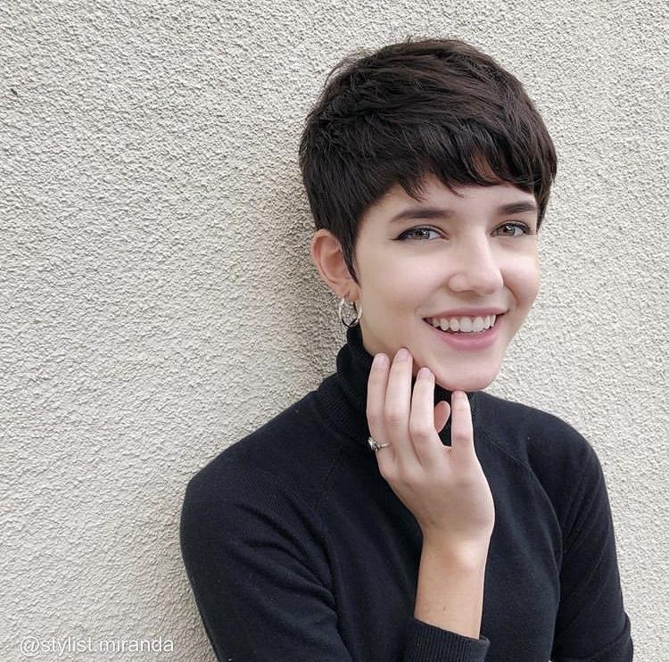 Pixie corto sfilato - Instagram: @stylist.miranda