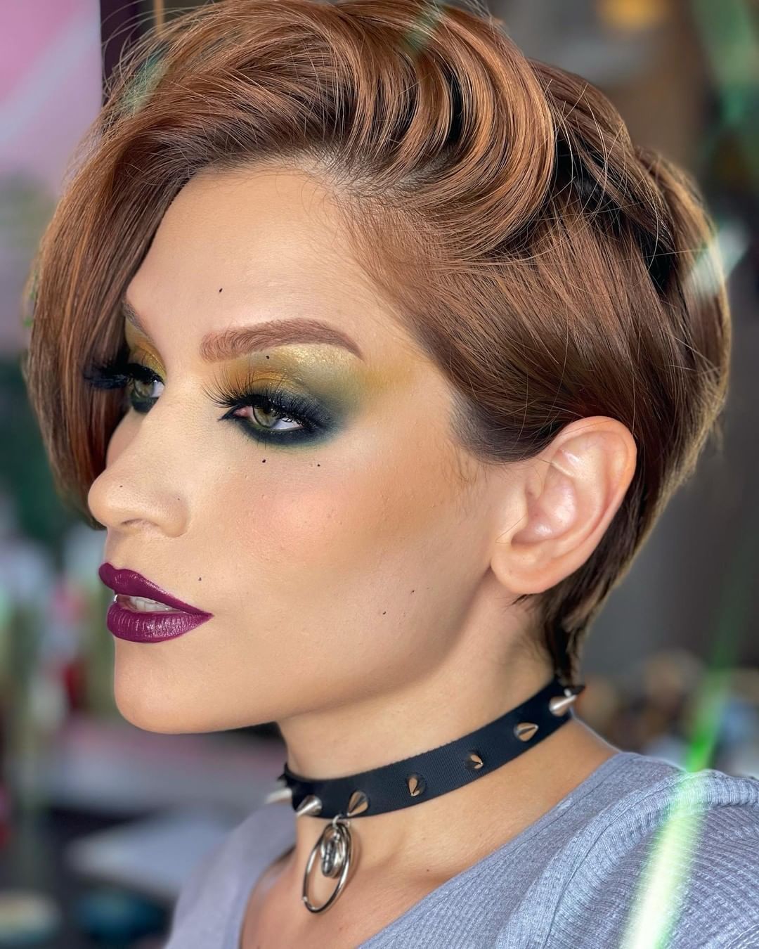 Pixie rossiccio spostato a destra