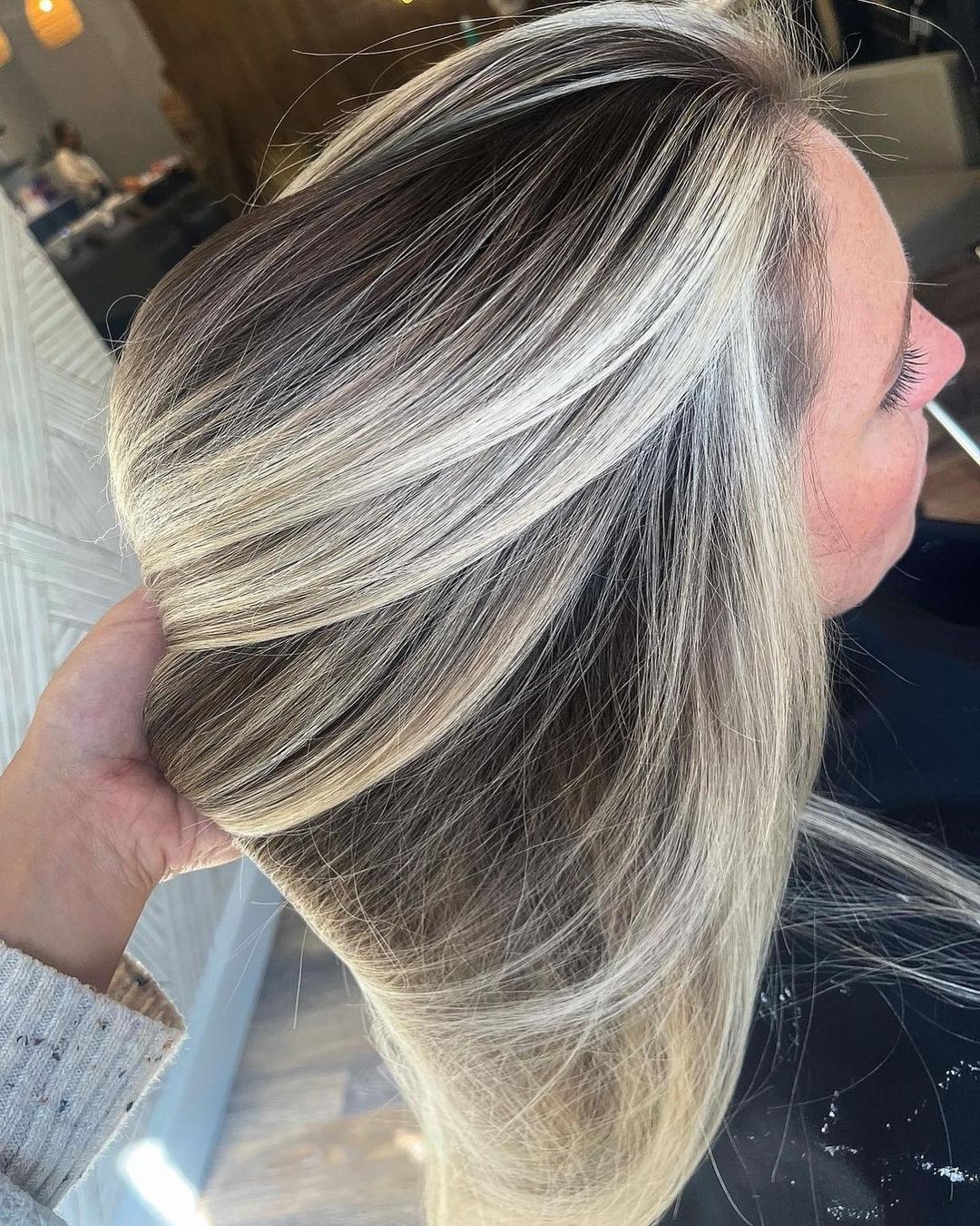 Sfumature biondo platino - Instagram: @caitlyncabanhair
