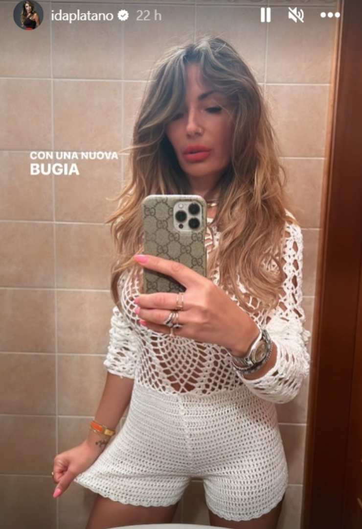 Tuta uncinetto bianca - Instagram: @idaplatano