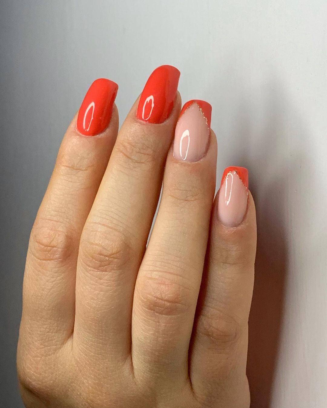 Unghie corallo - Instagram: @janet_beauty_nails