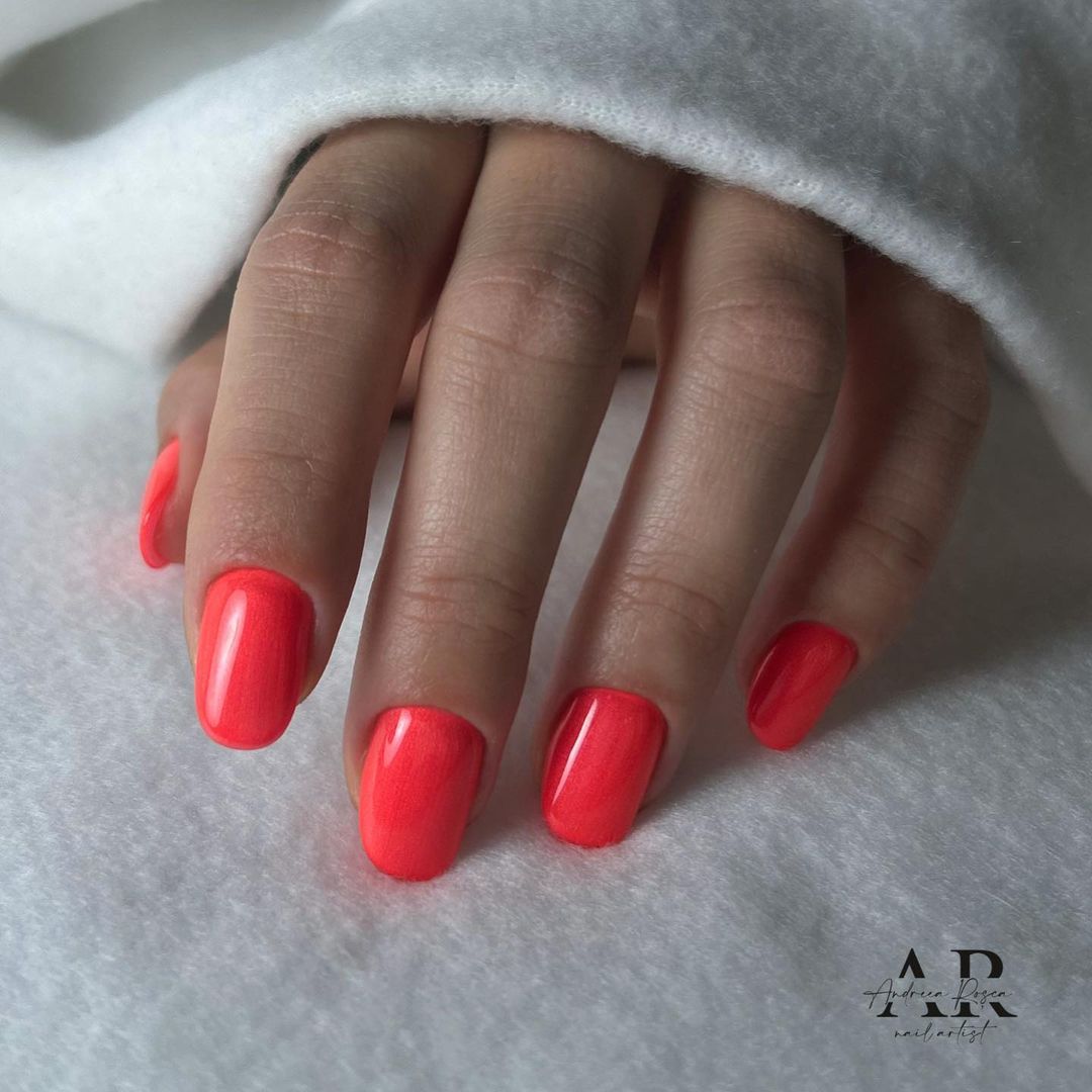 Unghie corte corallo - Instagram: @andreearosca.89