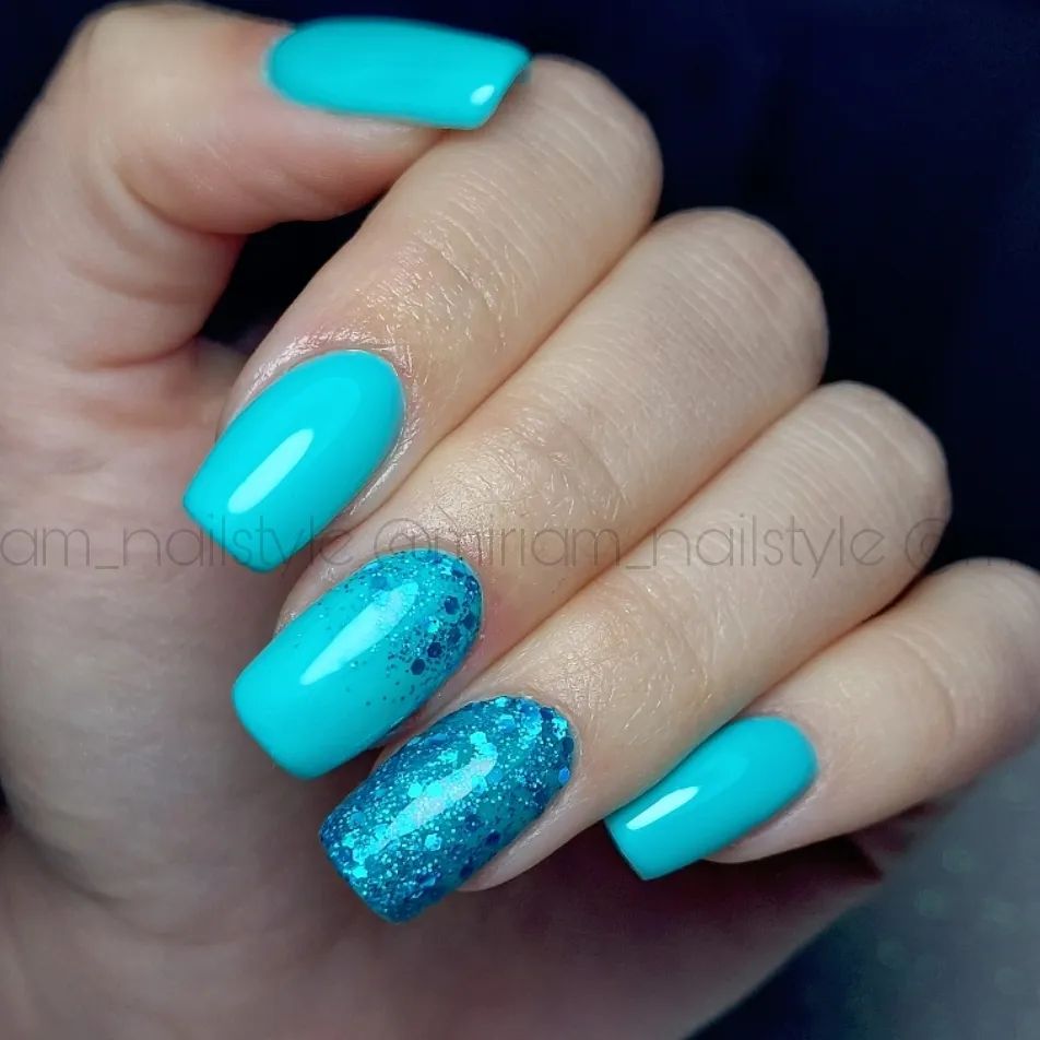 Unghie verde acqua - Instagram: @miriam_nailstyle