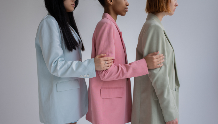 Blazer con maniche troppo lunghe