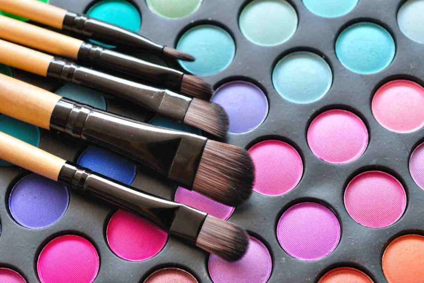 trucco matita occhi ombretto palette