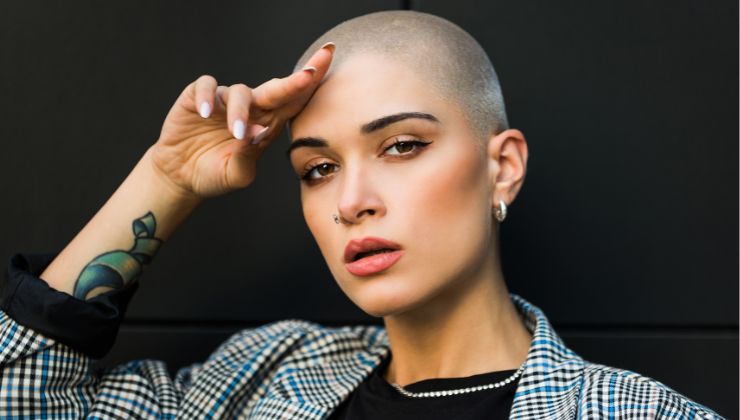 Make-up adatto alla testa rasata